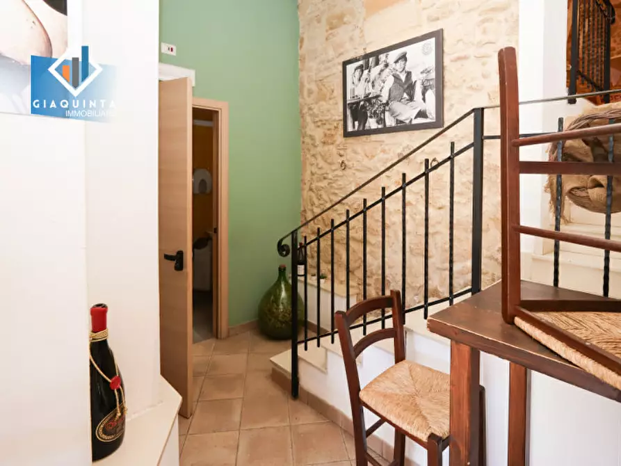 Immagine 2 di Attività commerciale in vendita  in Via Vittorio Emanuele Secondo n.52 a Palagonia