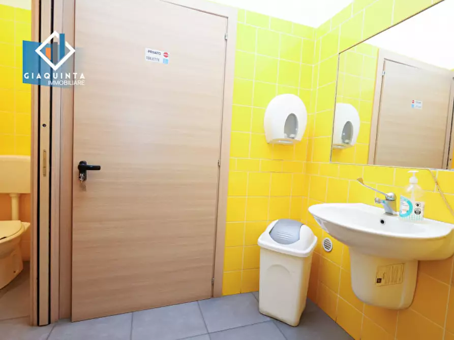 Immagine 5 di Attività commerciale in vendita  in Via Vittorio Emanuele Secondo n.52 a Palagonia