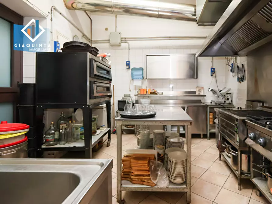 Immagine 12 di Attività commerciale in vendita  in Via Vittorio Emanuele Secondo n.52 a Palagonia