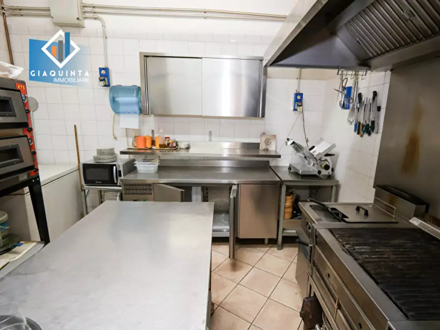 Immagine 17 di Attività commerciale in vendita  in Via Vittorio Emanuele Secondo n.52 a Palagonia