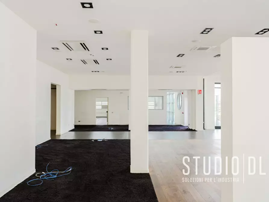 Immagine 6 di Negozio in vendita  in Viale Della Repubblica n. 29 a Sandrigo