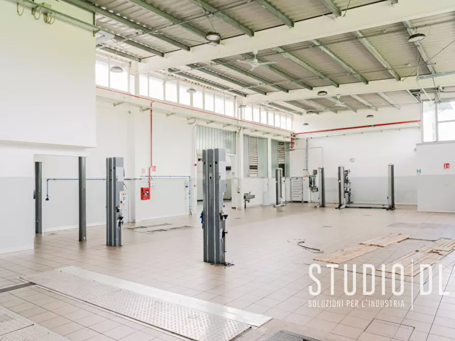 Immagine 9 di Negozio in vendita  in Viale Della Repubblica n. 29 a Sandrigo