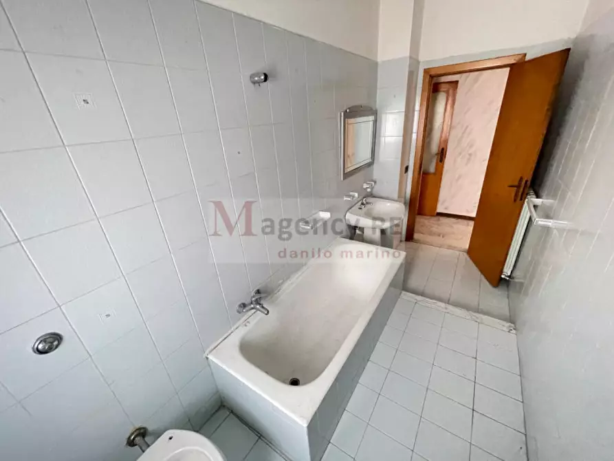 Immagine 18 di Appartamento in vendita  in 13 Via Padre Pio a Reggio Di Calabria