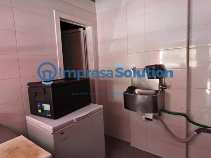 Immagine 25 di Attività commerciale in affitto  in Via Nuova Bagnoli a Napoli