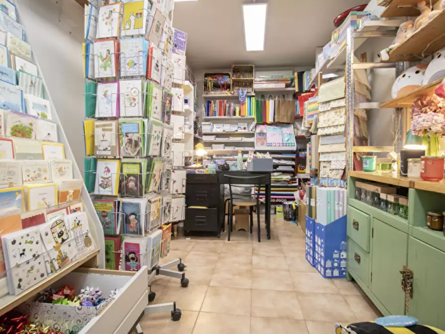 Immagine 10 di Attività commerciale in vendita  in Via di Galceti a Prato