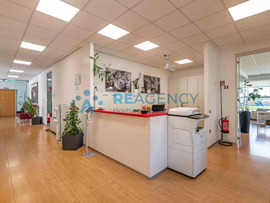 Immagine 7 di Ufficio in vendita  in via dell'edilizia 19 a Vicenza