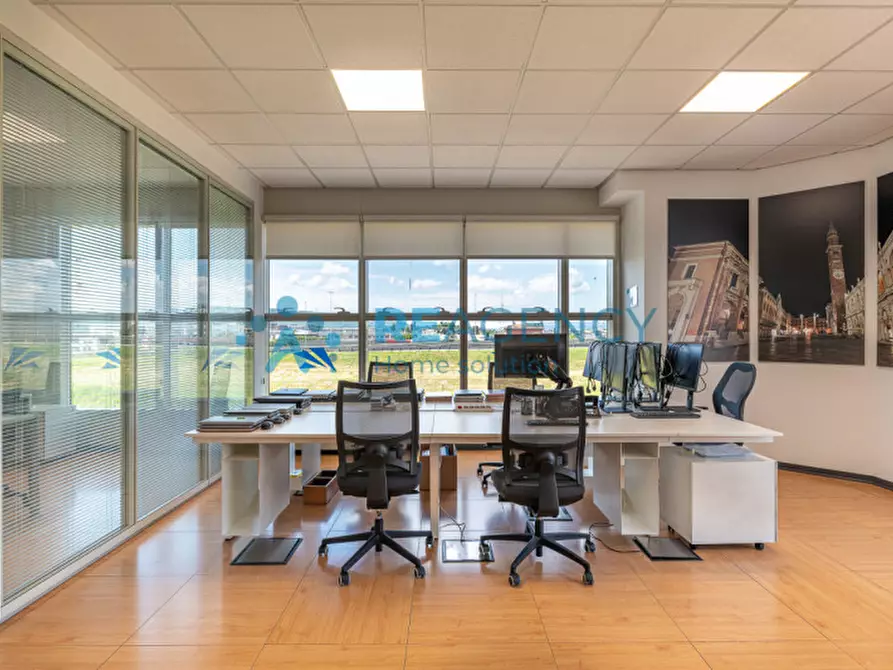 Immagine 9 di Ufficio in vendita  in via dell'edilizia 19 a Vicenza