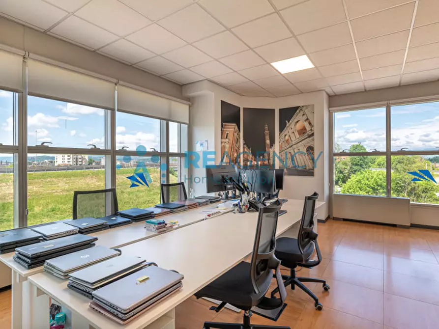 Immagine 13 di Ufficio in vendita  in via dell'edilizia 19 a Vicenza