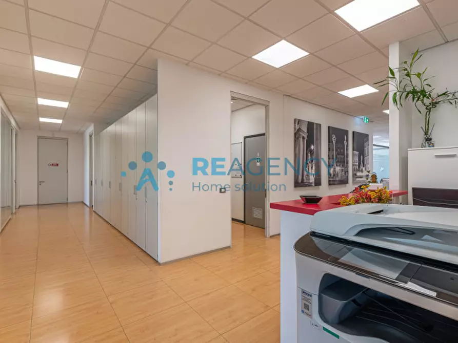 Immagine 15 di Ufficio in vendita  in via dell'edilizia 19 a Vicenza