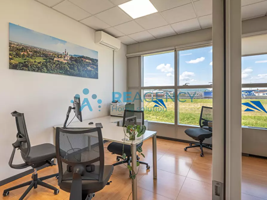 Immagine 19 di Ufficio in vendita  in via dell'edilizia 19 a Vicenza