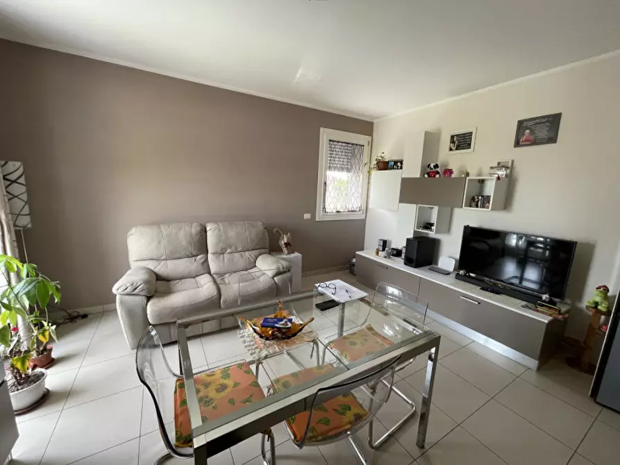 Immagine 11 di Appartamento in vendita  a Suzzara