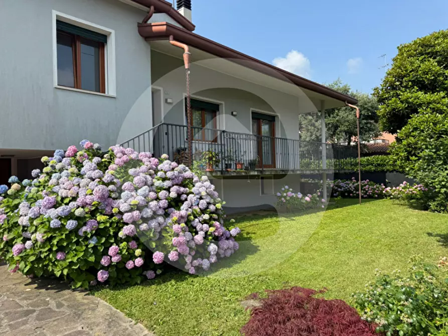 Immagine 1 di Casa indipendente in vendita  in Via Europa a Camposampiero