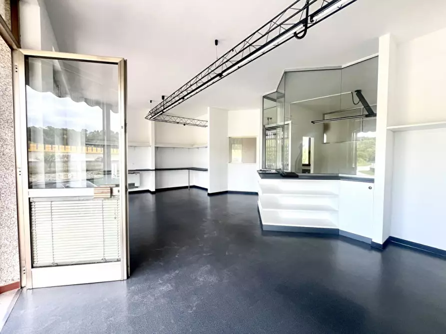 Immagine 1 di Negozio in vendita  in Viale Pontebbana 55 a Cassacco