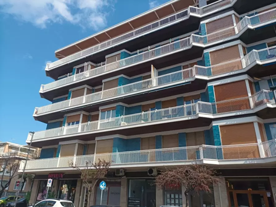 Immagine 23 di Appartamento in vendita  in VIALE L. MUZII a Pescara