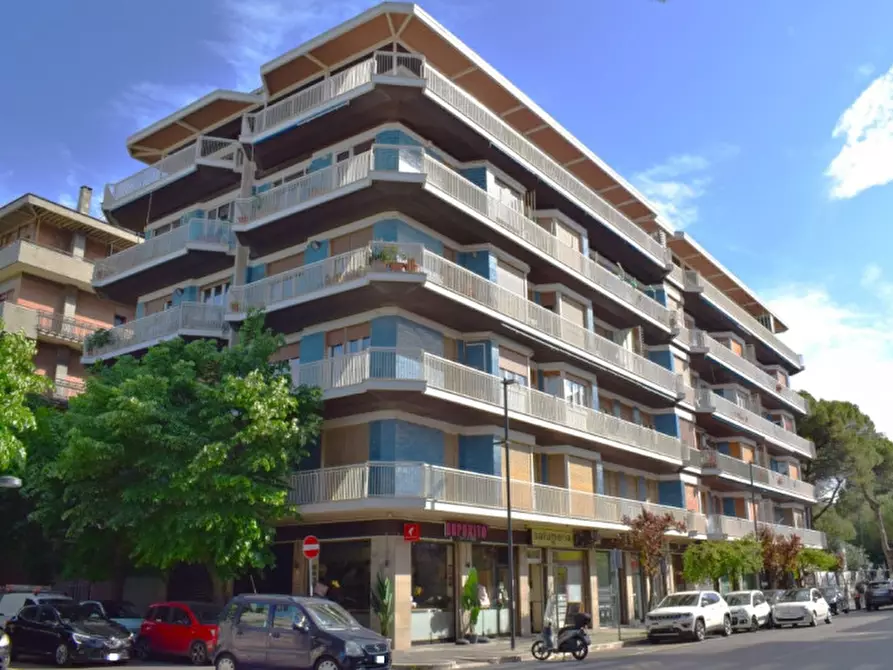 Immagine 27 di Appartamento in vendita  in VIALE L. MUZII a Pescara