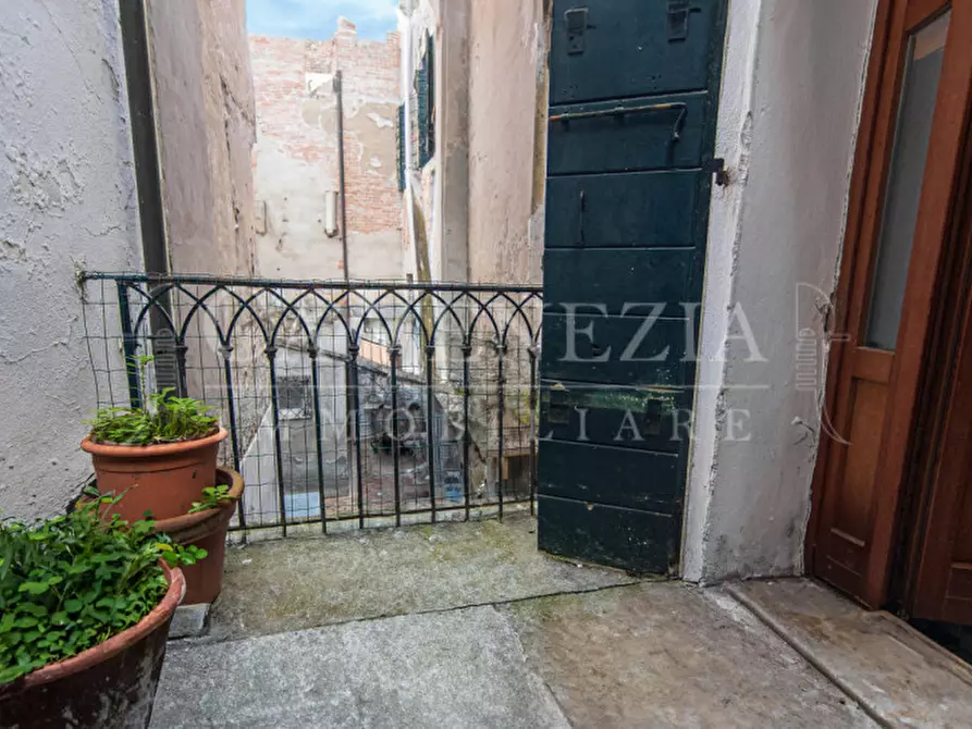 Immagine 14 di Appartamento in vendita  a Venezia