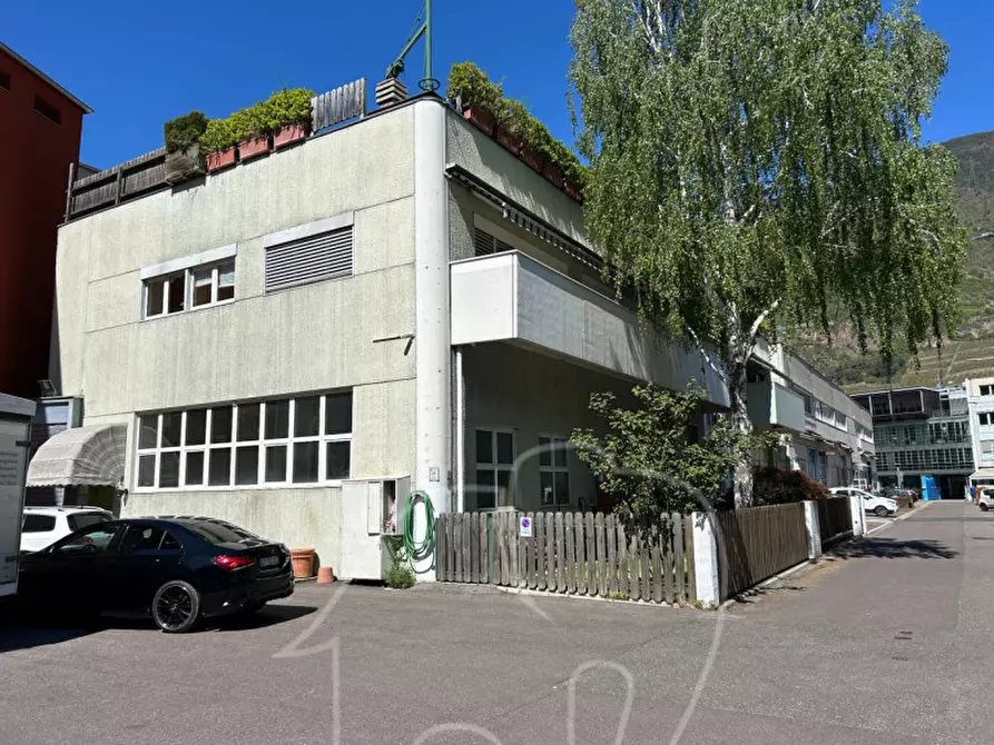 Immagine 4 di Capannone industriale in vendita  a Bolzano