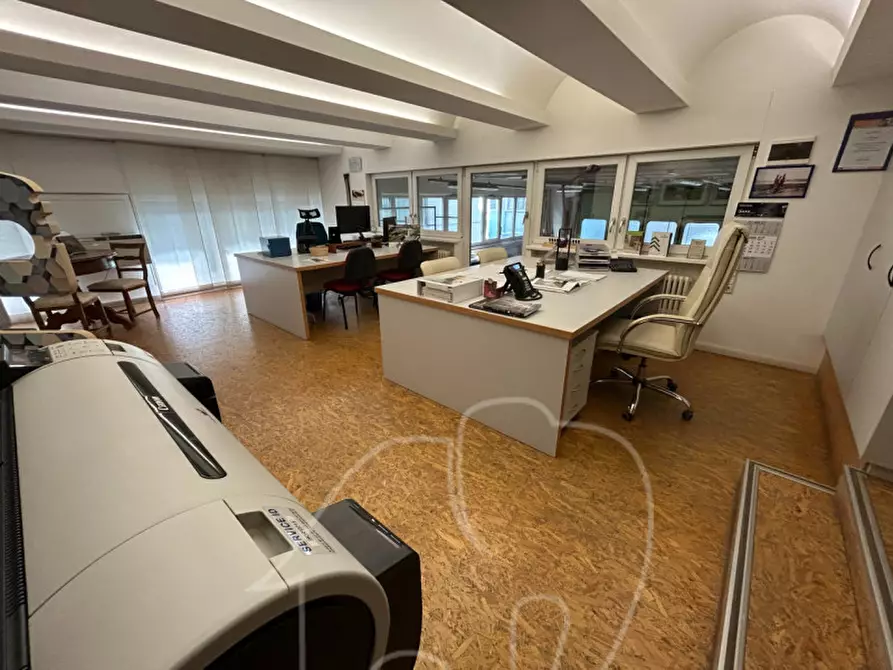 Immagine 11 di Capannone industriale in vendita  a Bolzano