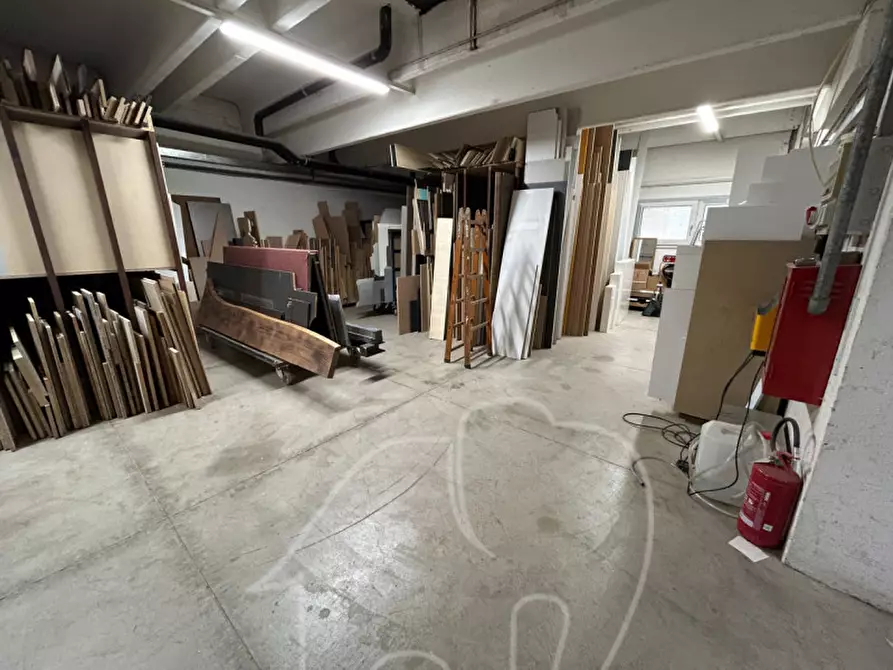 Immagine 16 di Capannone industriale in vendita  a Bolzano