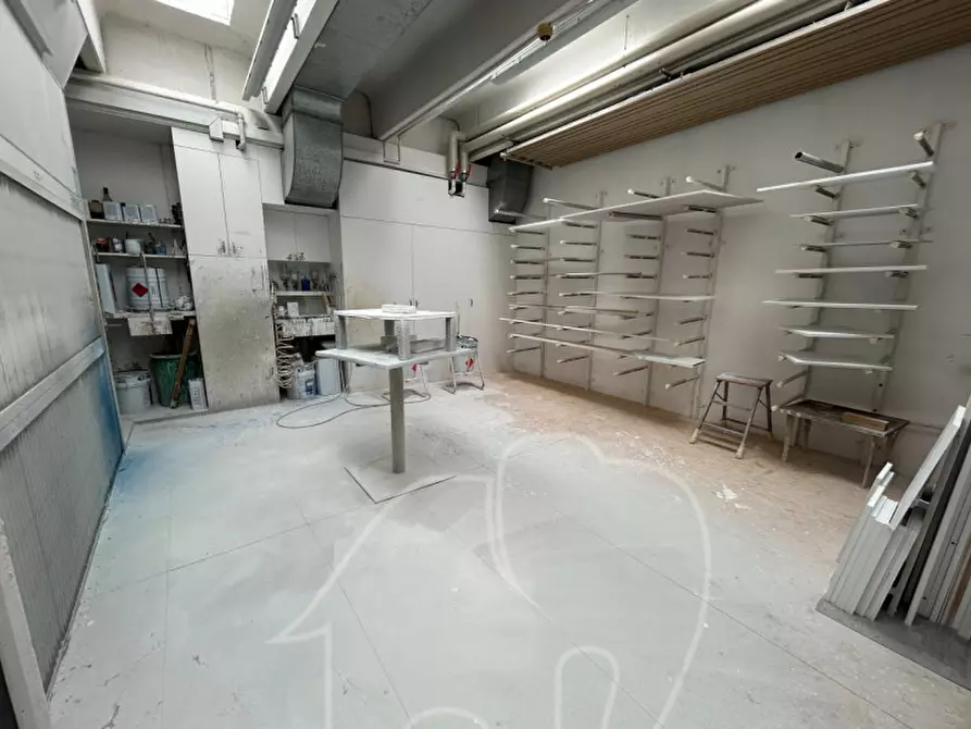 Immagine 17 di Capannone industriale in vendita  a Bolzano