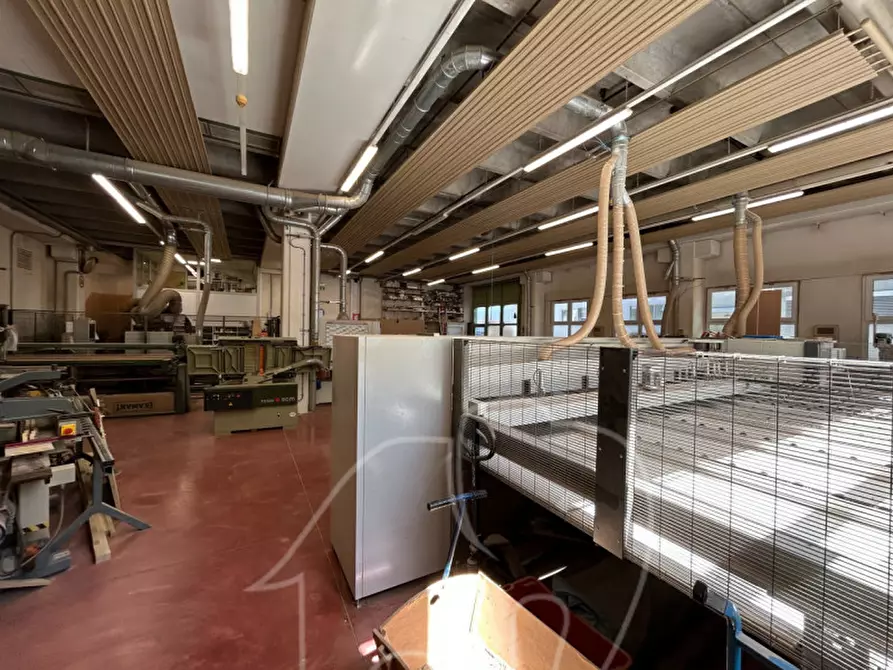 Immagine 26 di Capannone industriale in vendita  a Bolzano