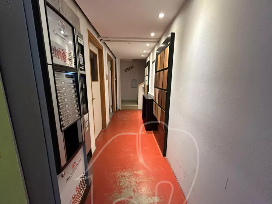 Immagine 28 di Capannone industriale in vendita  a Bolzano