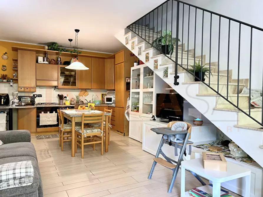 Immagine 2 di Casa quadrifamiliare in vendita  in via Niccolò Tommaseo, 47 a Castegnero