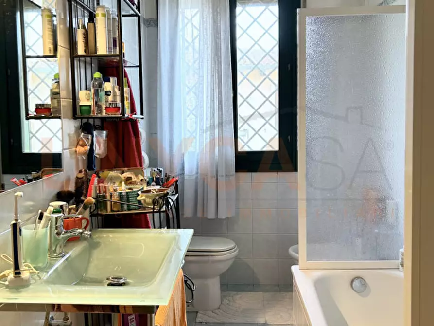 Immagine 15 di Casa quadrifamiliare in vendita  in via Niccolò Tommaseo, 47 a Castegnero