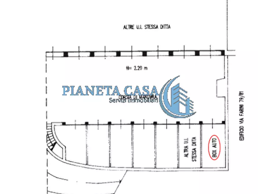 Immagine 2 di Garage in vendita  in VIA VALTELLINA 62 MILANO a Milano