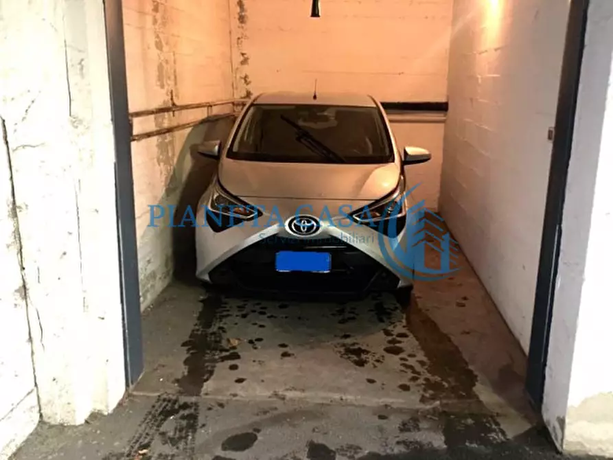 Immagine 3 di Garage in vendita  in VIA VALTELLINA 62 MILANO a Milano