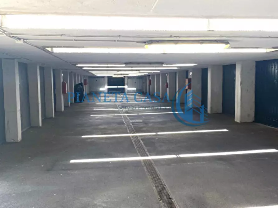 Immagine 6 di Garage in vendita  in VIA VALTELLINA 62 MILANO a Milano