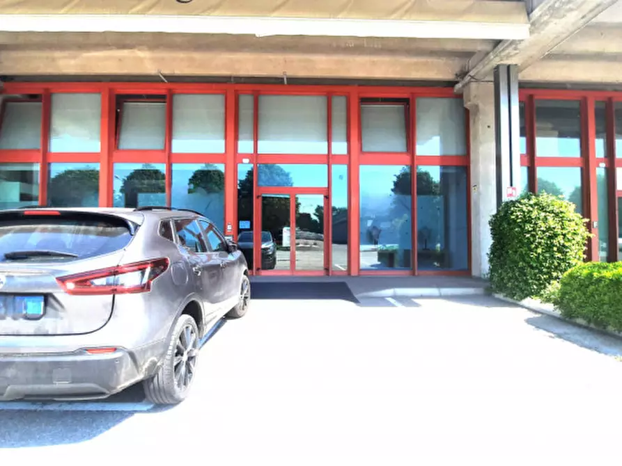 Immagine 28 di Capannone industriale in vendita  a Padova