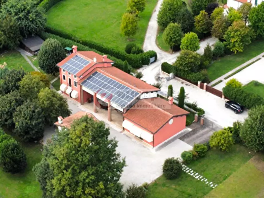 Immagine 1 di Rustico / casale in vendita  in v. Caffarette a Bolzano Vicentino