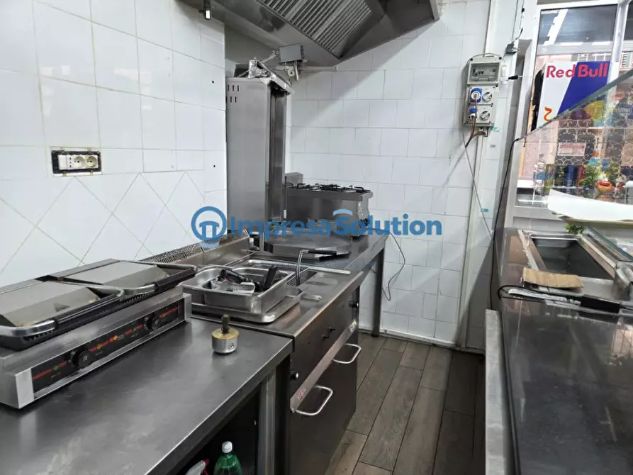 Immagine 13 di Attività commerciale in vendita  in Via Giuseppe Ferrigni a Napoli