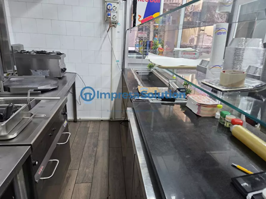 Immagine 14 di Attività commerciale in vendita  in Via Giuseppe Ferrigni a Napoli