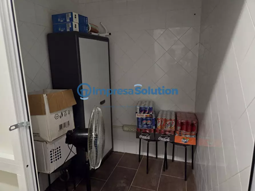 Immagine 17 di Attività commerciale in vendita  in Via Giuseppe Ferrigni a Napoli