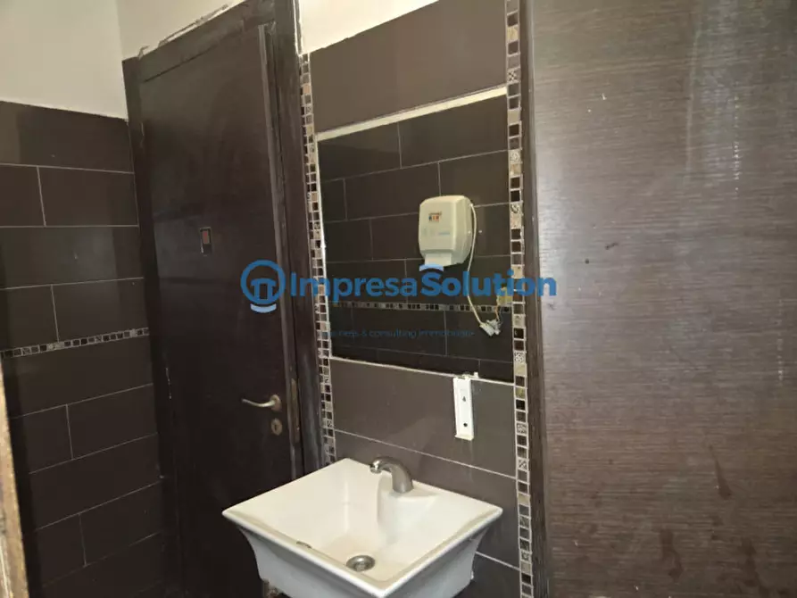 Immagine 22 di Attività commerciale in vendita  in Via Giuseppe Ferrigni a Napoli