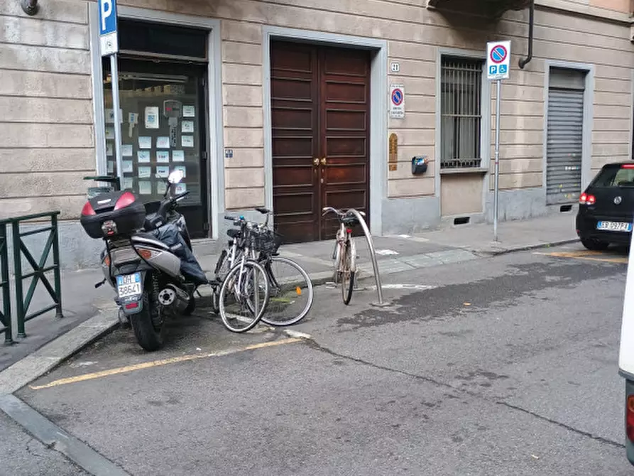 Immagine 2 di Posto auto in vendita  in Via Ascoli 21 a Torino