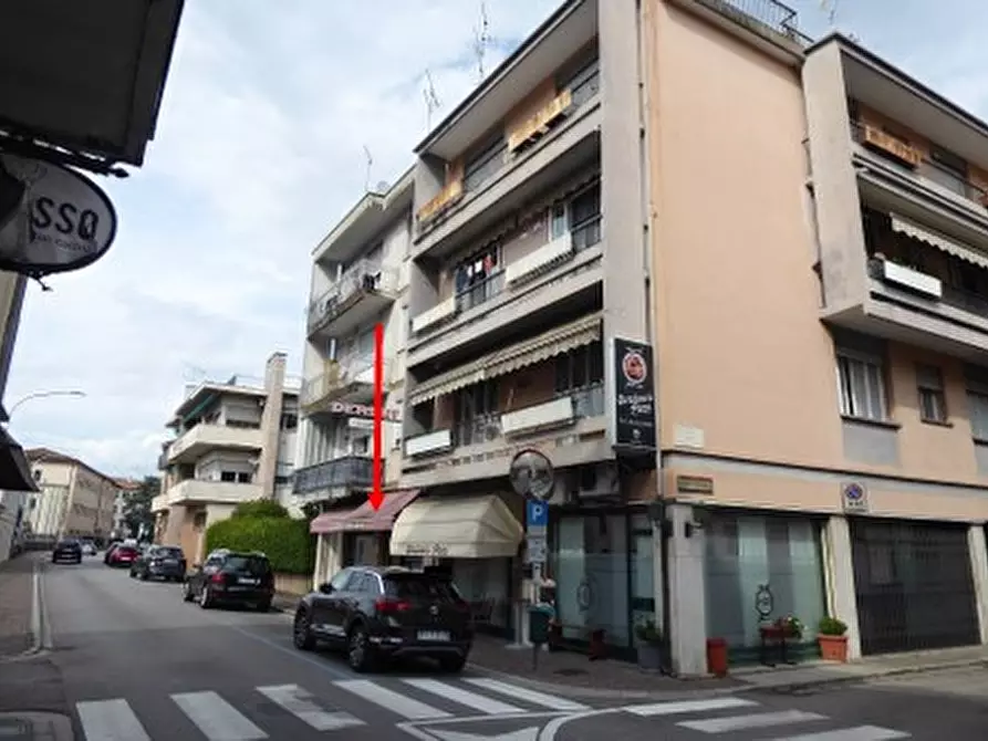 Immagine 1 di Negozio in vendita  in Via Fenzi, 45 a Conegliano