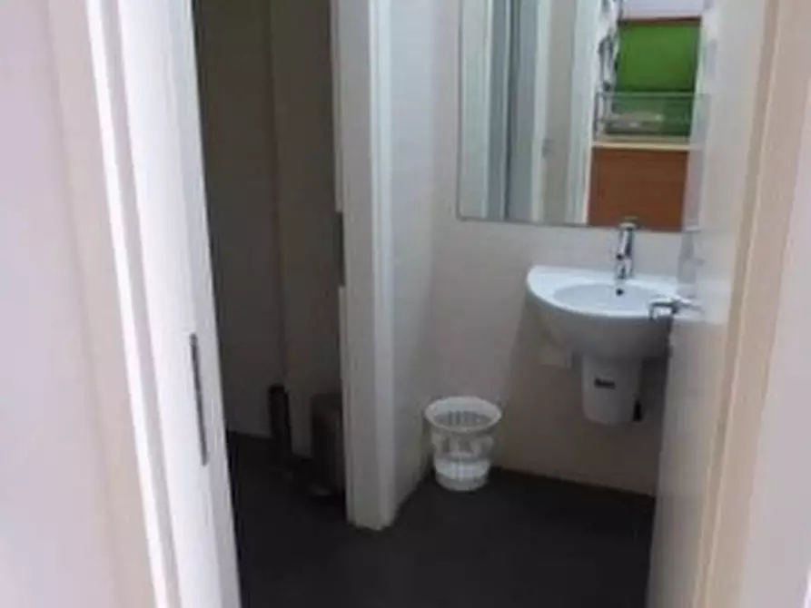 Immagine 7 di Negozio in vendita  in Via Fenzi, 45 a Conegliano