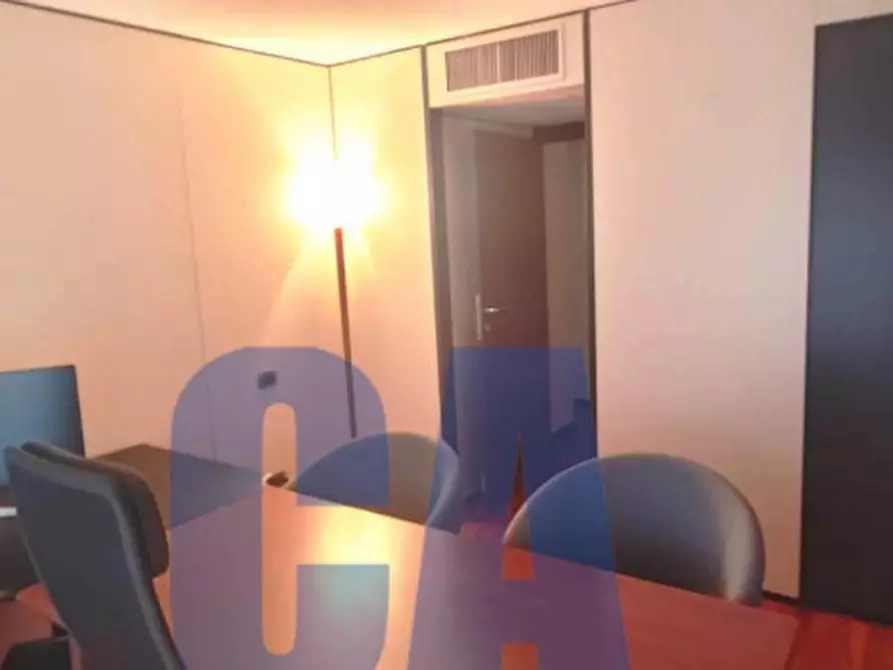 Immagine 4 di Ufficio in affitto  in VIALE DELLA LIBERAZIONE a Milano