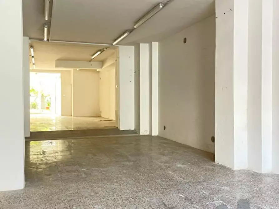 Immagine 7 di Negozio in affitto  in Via Piero Gobetti a Lecce