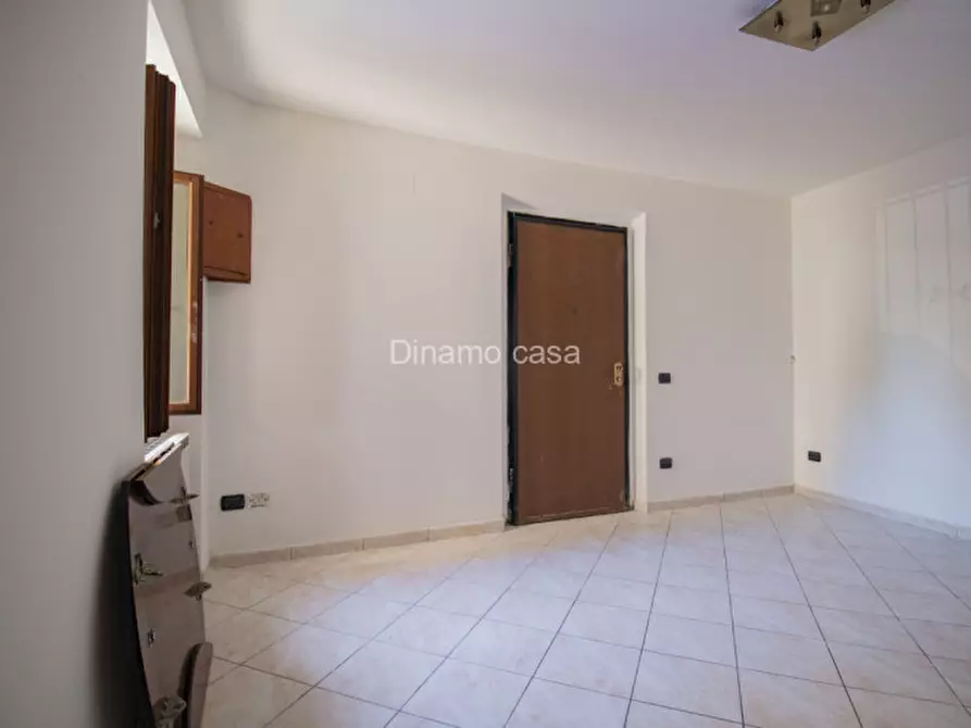 Immagine 3 di Casa indipendente in vendita  a Prato