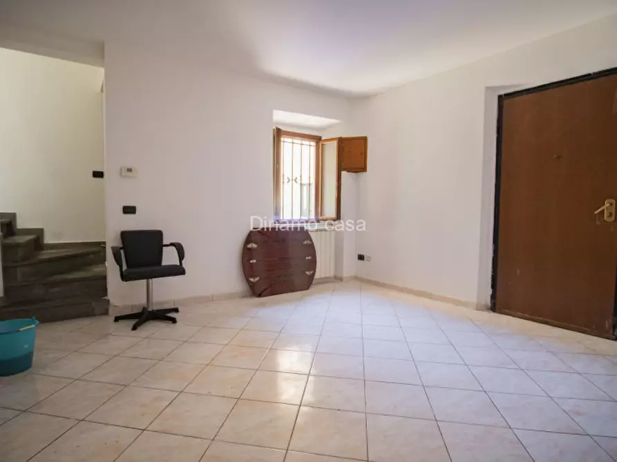 Immagine 4 di Casa indipendente in vendita  a Prato