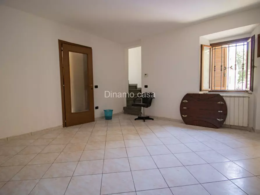 Immagine 6 di Casa indipendente in vendita  a Prato