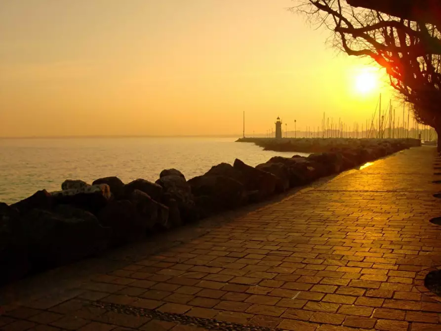 Immagine 14 di Appartamento in vendita  in Via Guglielmo Marconi a Desenzano Del Garda