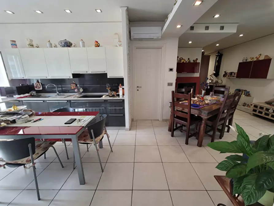 Immagine 1 di Appartamento in vendita  in via Firenze a Savona