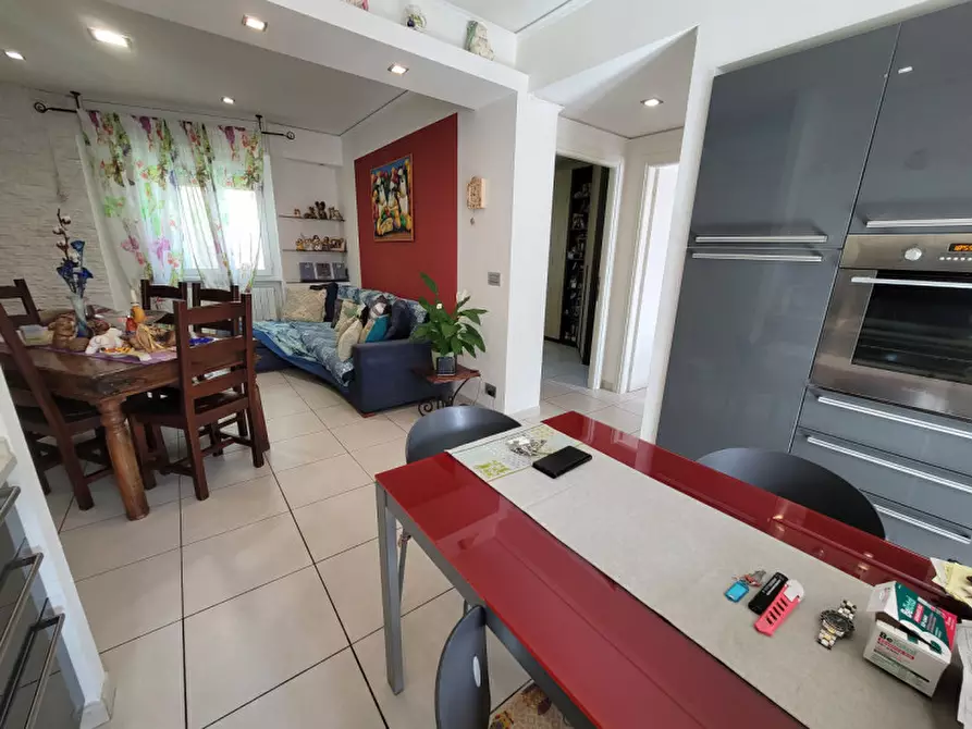 Immagine 2 di Appartamento in vendita  in via Firenze a Savona