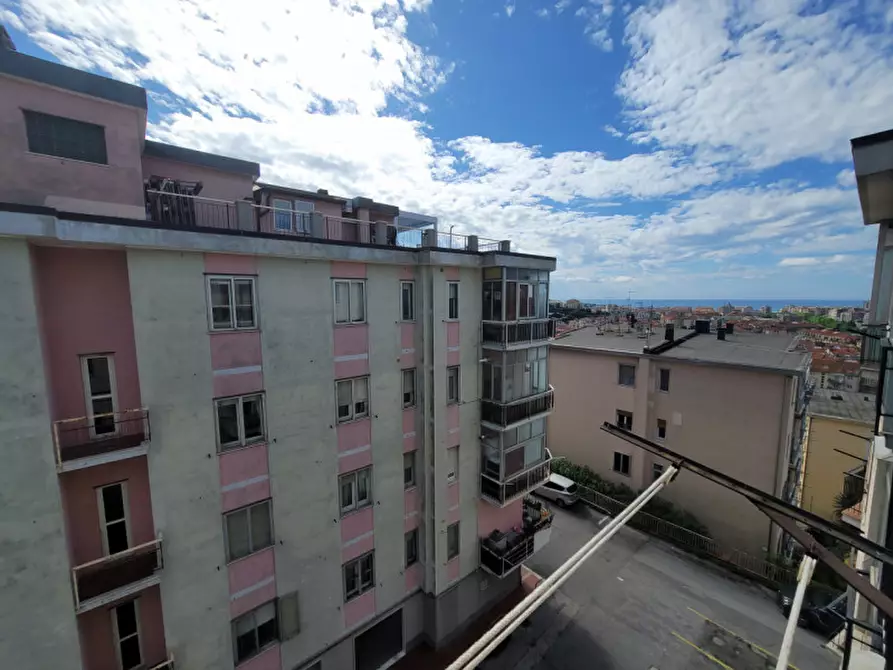 Immagine 16 di Appartamento in vendita  in via Firenze a Savona