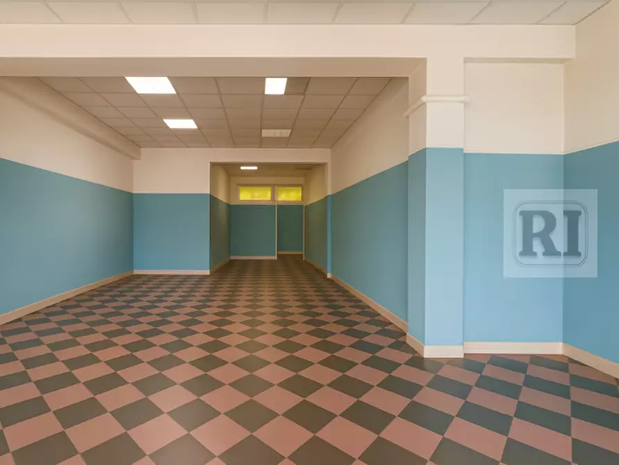 Immagine 2 di Negozio in affitto  in Via roma a Limena